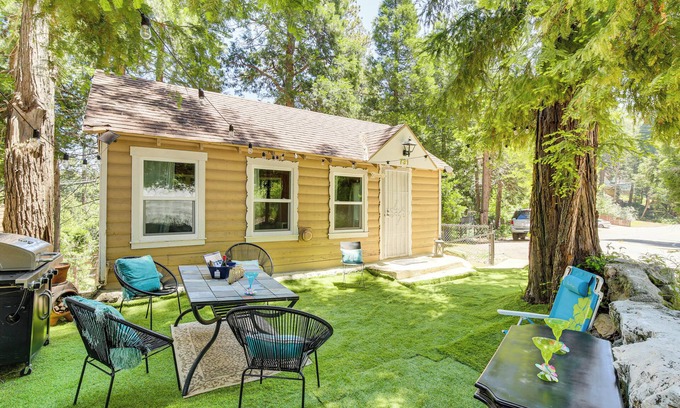 Crestline Cabina | Pet-Friendly California Abode w/ Fenced-In Yard!
