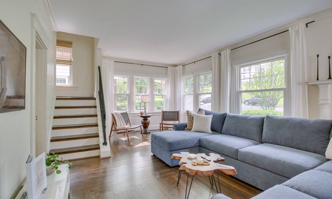 Roselawn Finance Cabaña | Pet-Friendly Cincinnati Retreat w/ Hot Tub