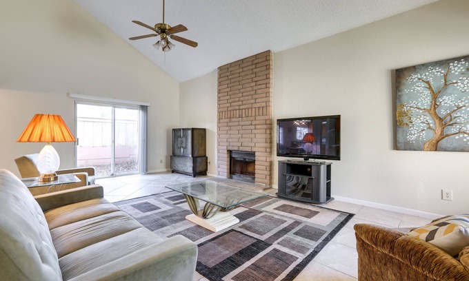Citrus Heights Casa | Pet-Friendly Citrus Heights Home: Fenced Backyard!