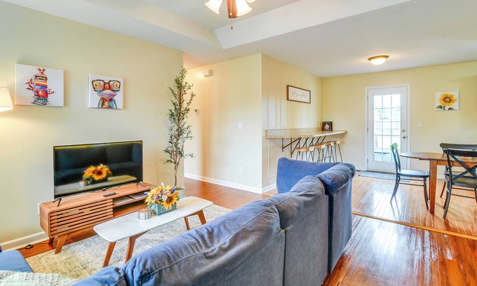 Clarksville Casa | Pet-Friendly Clarksville Home w/ Backyard + Deck!