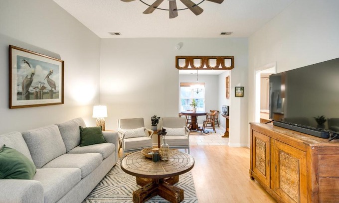Darien Casa | Pet-Friendly Darien Vacation Rental with Patio!