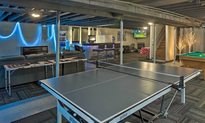 Des Moines Casa | Pet-Friendly Des Moines Retreat w/ Game Room!