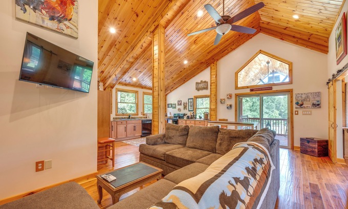 Huber Apartamento | ¡NUEVO! 2br Dry Branch Barn-Apartamento en 488 Acres!