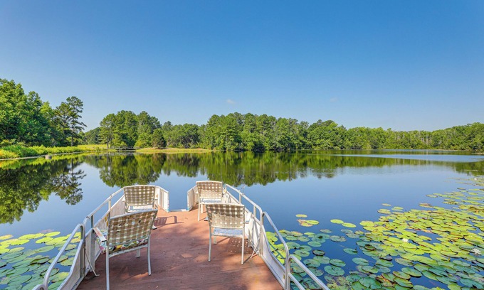 Ruffin Casa | Pet-Friendly Ehrhardt Home w/ Private Pond & Yard!