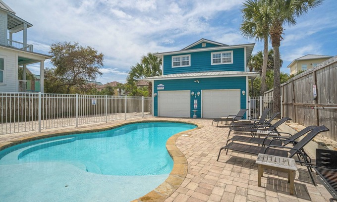 Miramar Beach Cabaña | Pet Friendly Elevated Cottage-1 Block 2 Beach-Pool