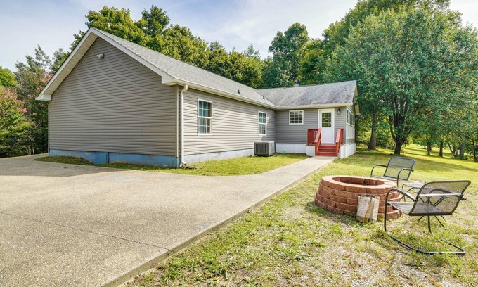 Charlestown Casa | Pet-Friendly Emerald Lake Retreat in Charlestown!
