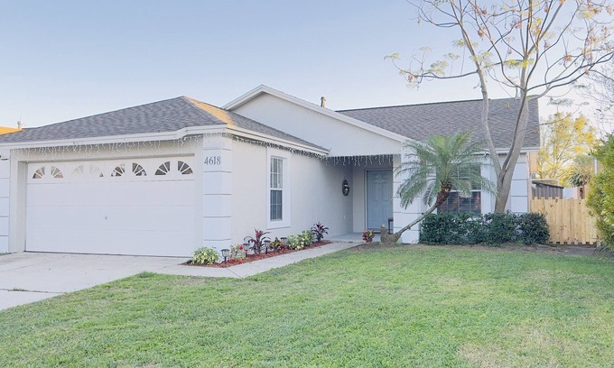 Indian Point Casa | Pet Friendly Entire Villa Private Heated Pool Close to Disney