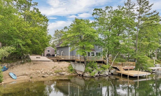 Meredith Casa | Pet Friendly Escape to Lake Waukewan for Your Next Getaway