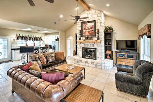 Waelder Casa | Pet-Friendly Flatonia House with Patio and Gazebo!