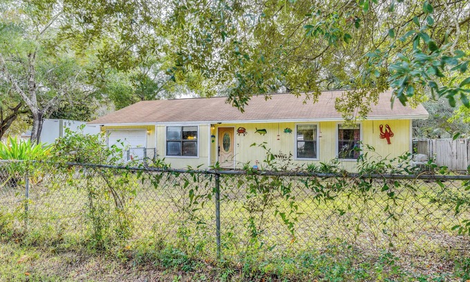 Fort Walton Beach - Destin Casa | Pet-Friendly Freeport Home - 2 Mi to Beach!