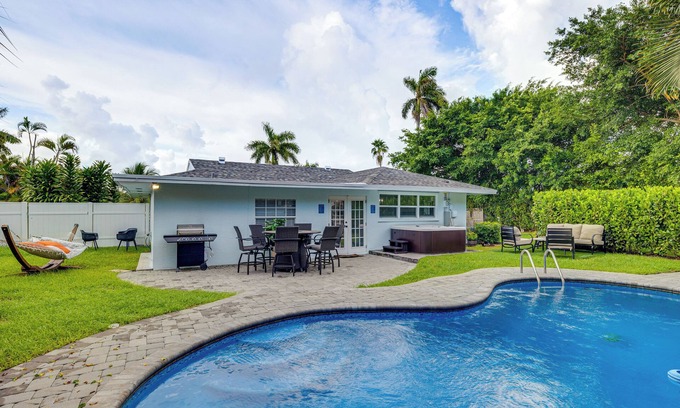 West Palm Beach Casa | Pet-Friendly Gem w/ Pool & Yard in West Palm Beach