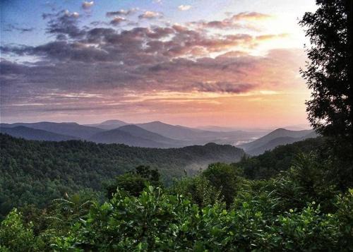 Saluda Casa | Pet-Friendly Getaway With Spectacular Mountain View