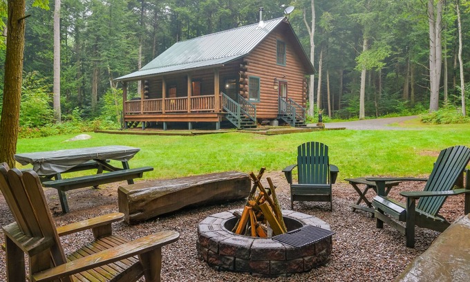 Glenfield Cabina | Pet-Friendly Glenfield Vacation Rental on River!