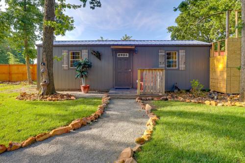 Grove Apartamento | Pet-Friendly Grand Lake Studio with Outdoor Space