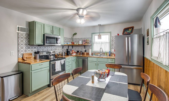 Hiawatha Casa | Pet-Friendly Hiawatha Retreat w/ Private Yard!