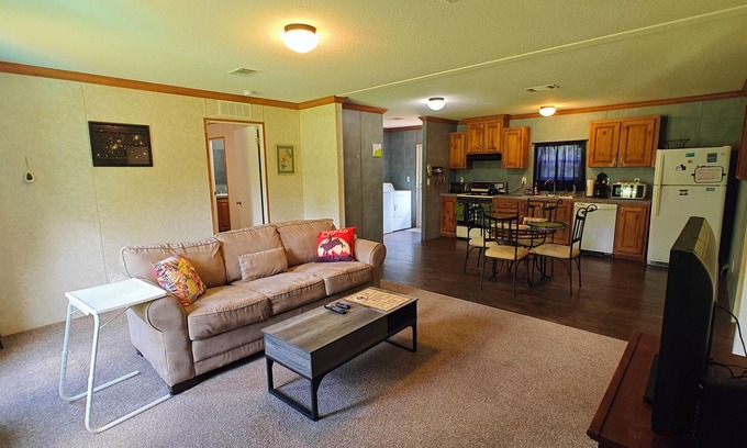 Dunnellon Casa | Pet-Friendly Home, 5 mins away from Rainbow Springs