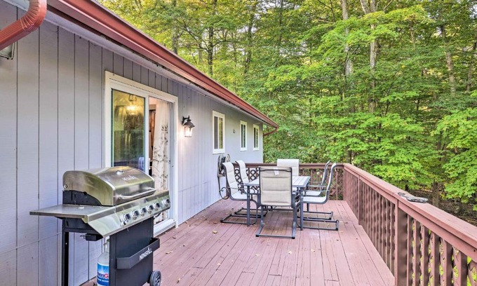 Gouldsboro Casa | Pet-Friendly Home in Big Bass Lake Community!