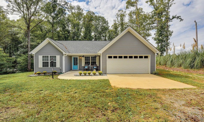 Monroe Casa | Pet-Friendly Home in Monroe: Deck, Grill & Yard!