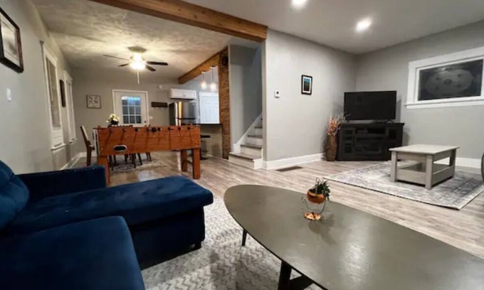 Old Brooklyn Casa | *Pet Friendly home, near Zoo*