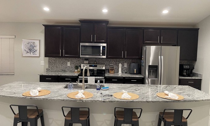 Winter Haven Casa | Pet Friendly Home 2 Miles from Legoland/Peppa Pig Water Park - Privately Fenced