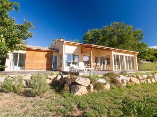 Quillan Casa | Pet-Friendly Home w Garden