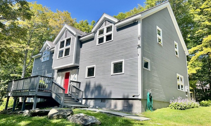 Stratton Mountain Casa | Pet Friendly home with a barrel sauna