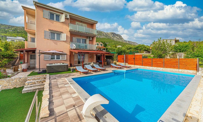 Kastel Kambelovac Casa | Casa que admite mascotas en Kastel.