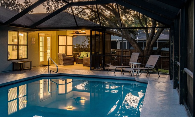 Sebastian Highlands Casa | Pet Friendly! Huge Heated Pool Quiet Neighborhood Close to Beach Gr8 4 Families!