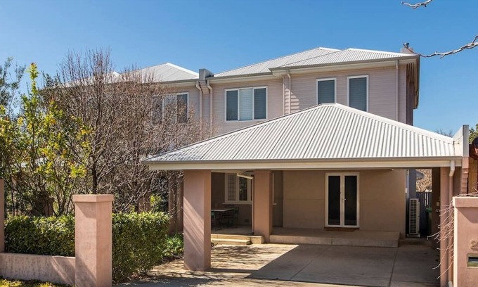 Nedlands Casa | Casa grande de 4 dormitorios ubicada en Nedlands