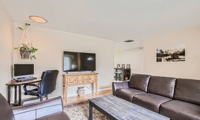 Lakewood Casa | Pet Friendly I 3bd I Red Rocks I Belmar I Denver