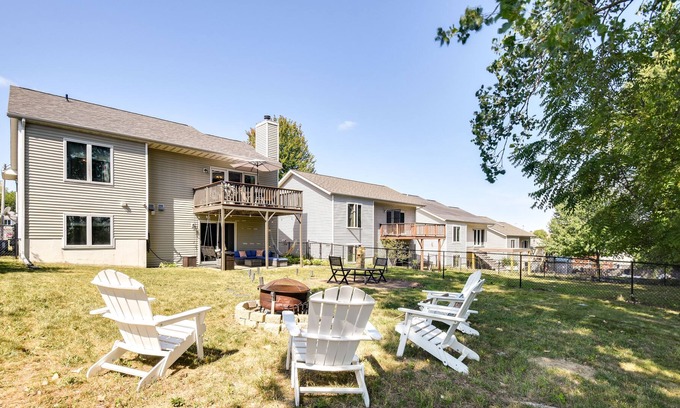 Weber Casa | Pet-Friendly Iowa City Home with Backyard & Deck!