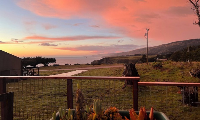 Manchester Cabaña | Pet Friendly, Irish Beach Getaway.