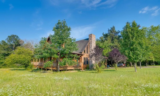 Jefferson Casa | Pet-Friendly Jefferson Home Near Lake O the Pines