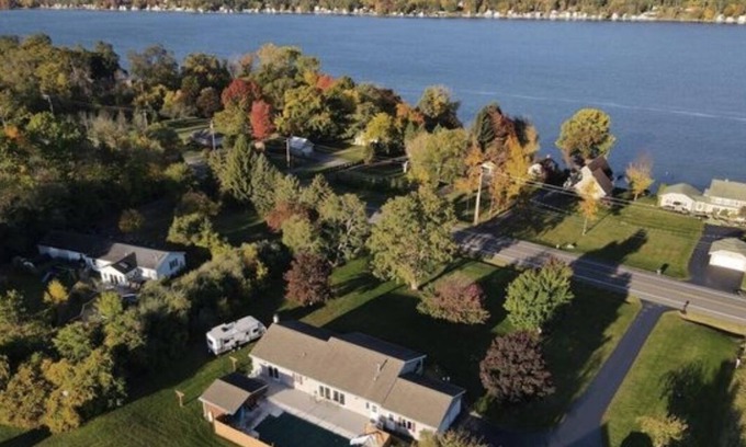Penn Yan Casa | Pet Friendly Keuka Playhouse w/Lake Views-, Inground Pool, Hot tub, Movie Room