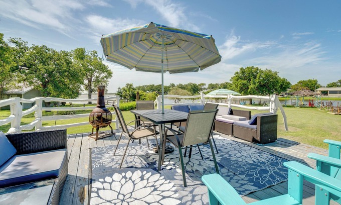 Tow Casa | Pet-Friendly Lake Buchanan Retreat w/ Fire Pit!
