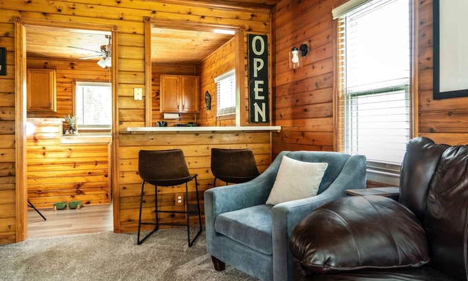 Lake Geneva Casa | Pet Friendly Lake Geneva Getaway for 6!