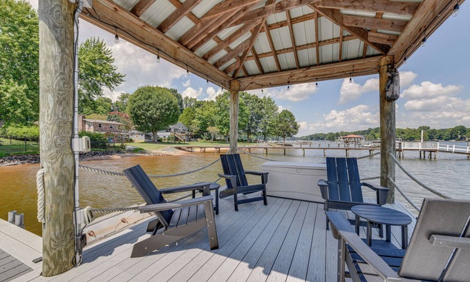 Mayhew Casa | Pet-Friendly Lake Norman Home with Boat Dock!