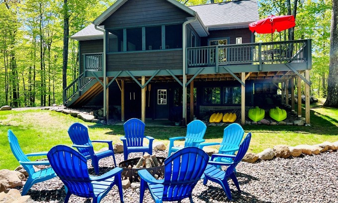 Stone Lake Cabina | PRÓXIMAMENTE: ¡Chalet nuevo a orillas del lago!