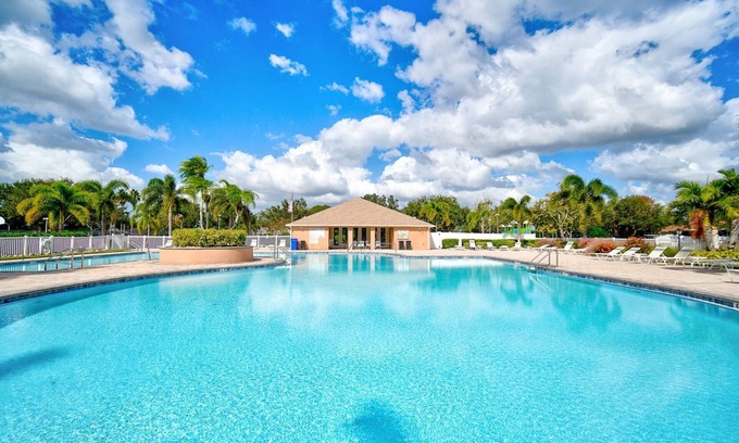 Sabal Harbour Casa | Pet-Friendly Lakeside Stay! Heated Pool, BBQ, Tennis, Outdoor Dining, Near Bradenton and Beaches