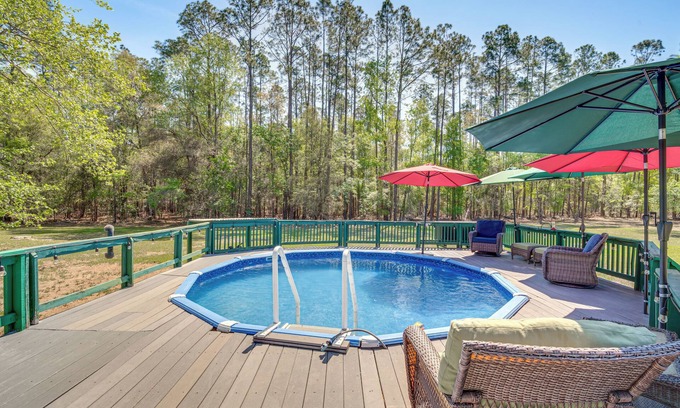 High Springs Cabina | Pet-Friendly Log Cabin in Florida Countryside!