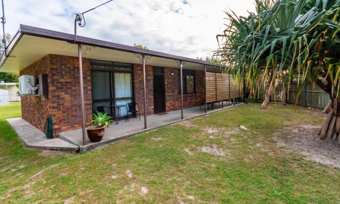 Bongaree Casa | Pet friendly lowset home with room for a boat, Wattle Ave, Bongaree
