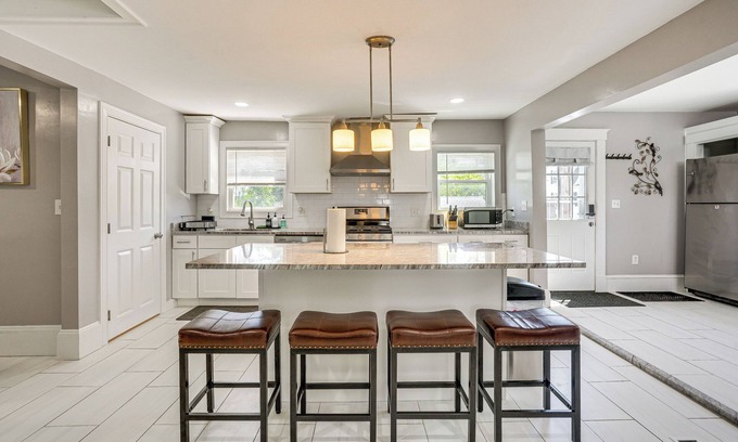Lynn Casa | Pet-Friendly Lynn Home w/ Patio - 3 Mi to Beach!