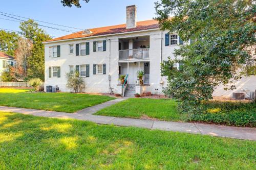 Mobile Apartamento | Pet-Friendly Mobile Condo about 4 Mi to Downtown!