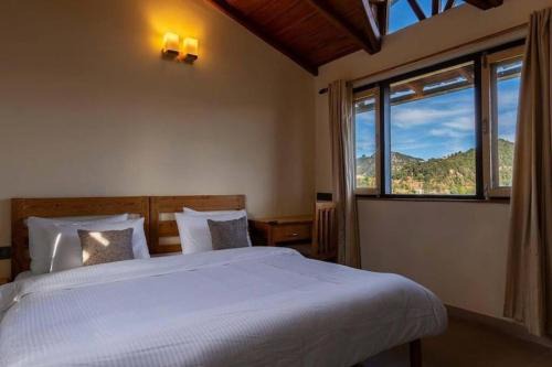Kaul Casa | Pet-Friendly mountain view 2 bedroom cottage C1