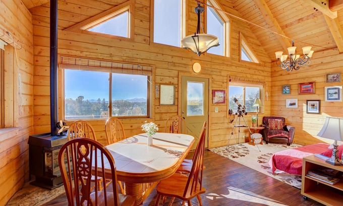 Como Cabina | Stargazer's Paradise, Mountain Views, Pets Welcome