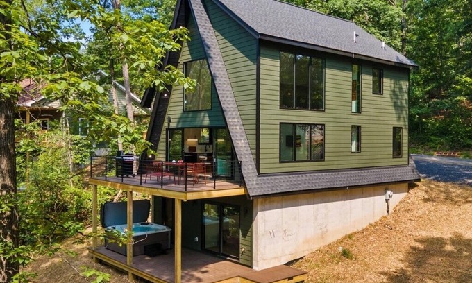 Mount Jackson Cabina | Pet-friendly New Build Luxe Cabin in Basye