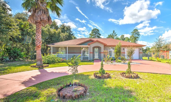 Ocala Casa | Pet-Friendly Ocala Escape w/ Private Pool & Yard!
