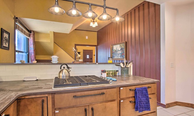 Central Oklahoma City Cabaña | Pet-friendly OKC Home w/ Yard ~ 5 Mi to Dtwn!