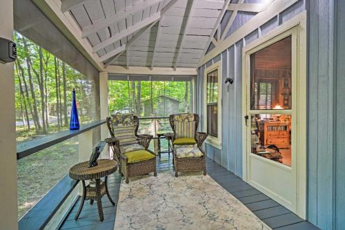 Harbor Springs Casa | Pet-Friendly One Crow Cottage in Harbor Springs!