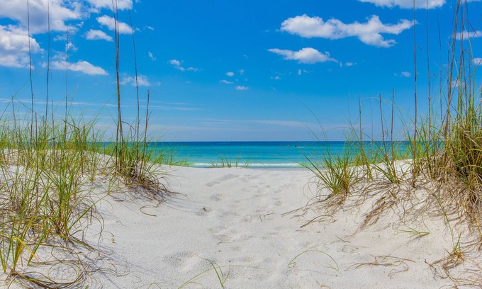 White's Gulfview Casa | Pet Friendly ~ Outdoor Lounging Area ~ Short Walk to Beach